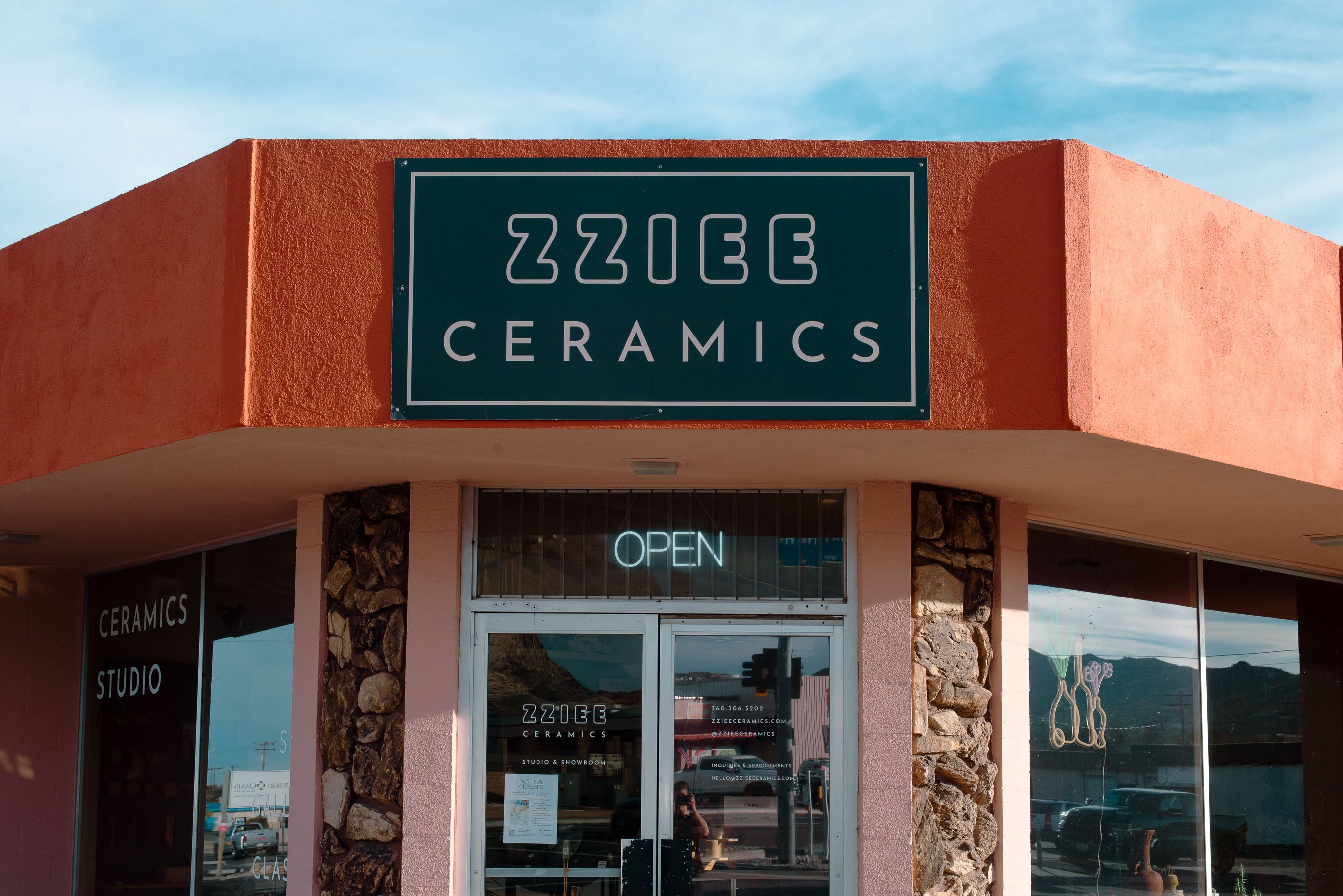 Visit our community ceramics studio in Yucca Valley, CA | ZZIEE